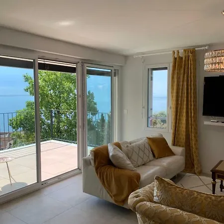 The Blue Leman With Panoramic View Apartment *